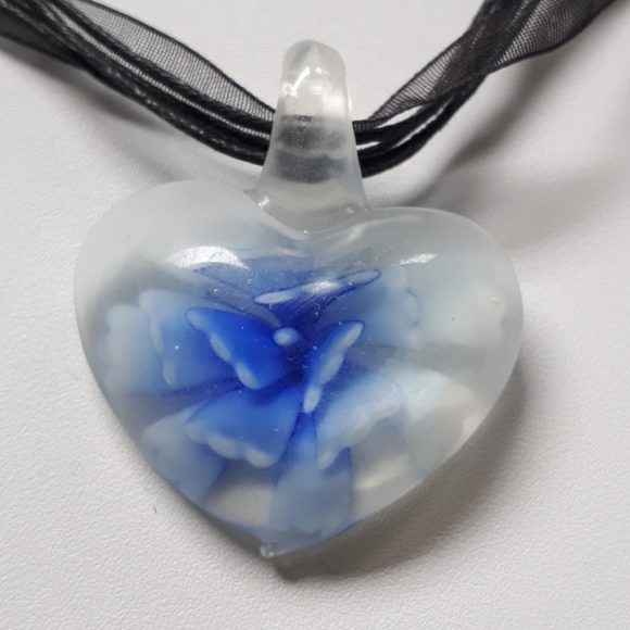 Blue flower in heart shape necklace - Picture 2 of 4